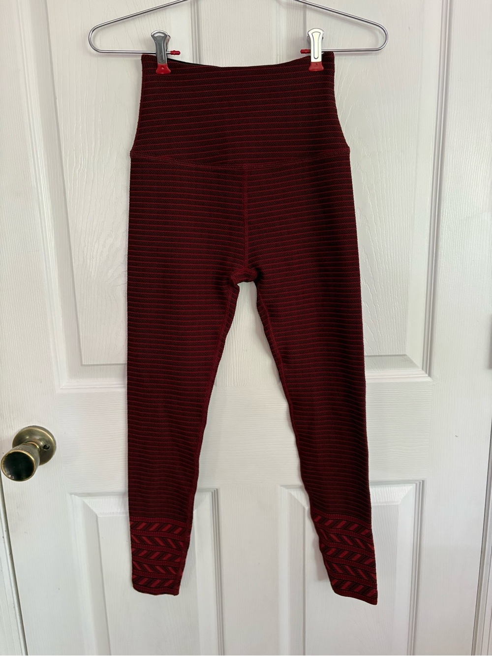 Beyond Yoga Red and Black Textured Leggings